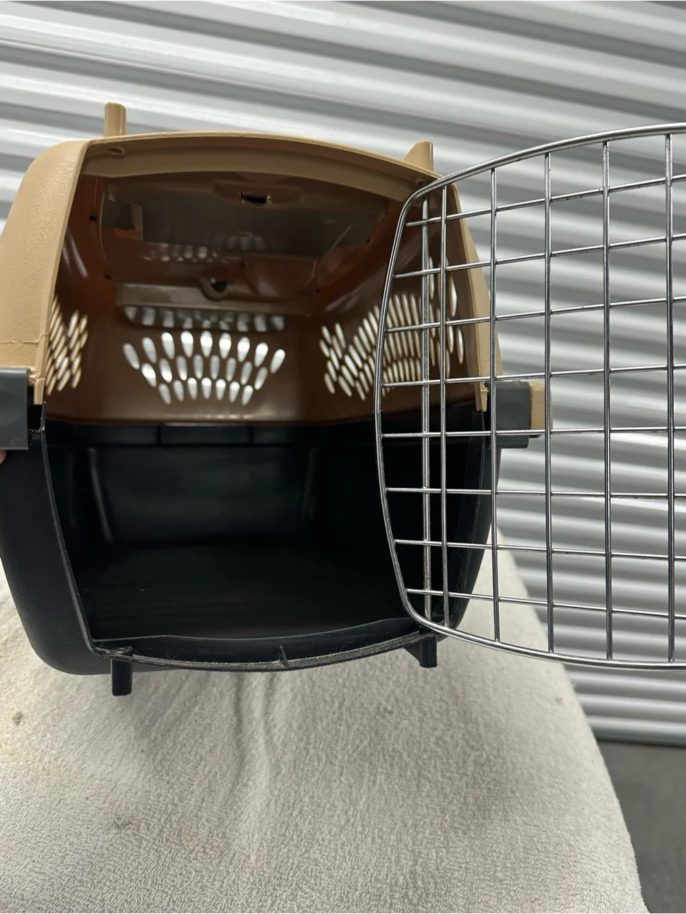 PETMATE PET TAXI Dog Cat Travel Carrier Hardsided Transport Animal Crate Small